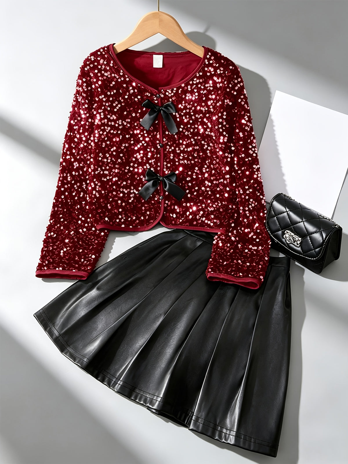 Conjunto Elegante de Chaqueta Burdeos con Lentejuelas y Falda Plisada Negra para Niñas (Estilo Retro y Moderno para Primavera y Otoño) (Solo Talla 11Y)