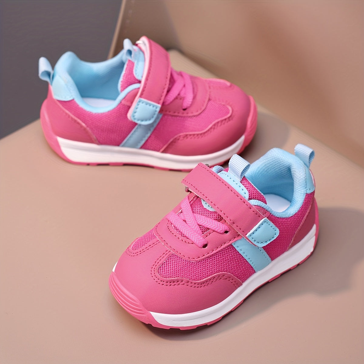 Zapatillas Deportivas de Malla Transpirable para Bebés y Niños Pequeños en Color Rosa y Azul Claro con Cierre de Contacto y Suela Antideslizante (Ideales para Primeros Pasos) (Talla 20 - 25)