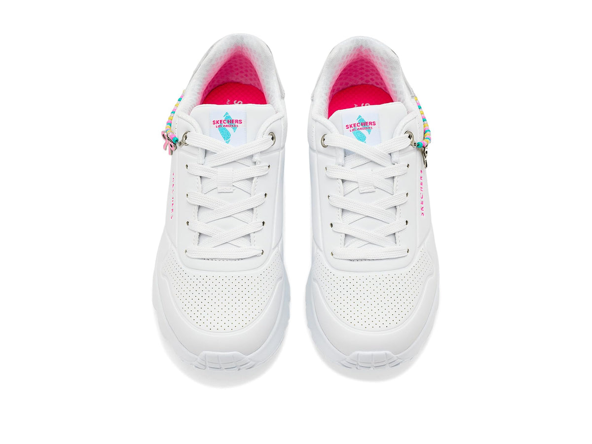 Skechers - Tenis Deportivos Uno Lite - Charming Lite con Detalle de Pulsera de Dijes para Niña (Blanco/Platead) (Talla 27 - 40)