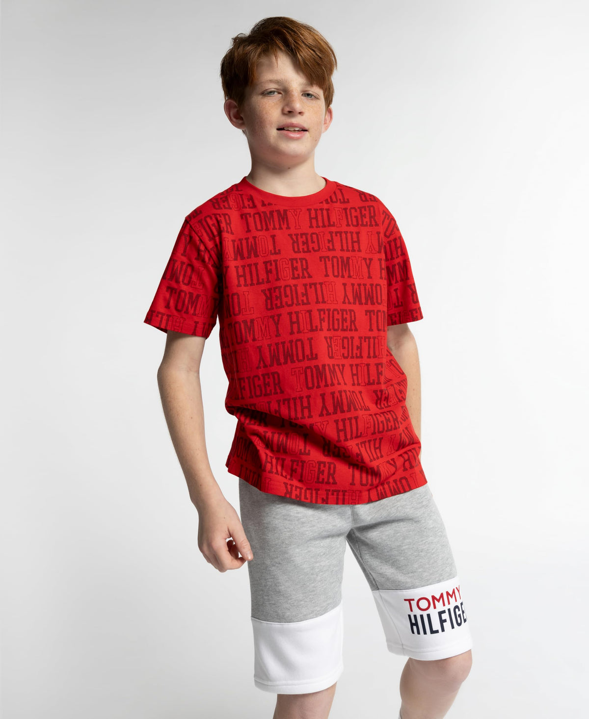 Tommy Hilfiger | Camiseta Niño Manga Corta Texto Tonal All-Over Monocromático Logo Manga 100% Algodón Rojo (8-16T)
