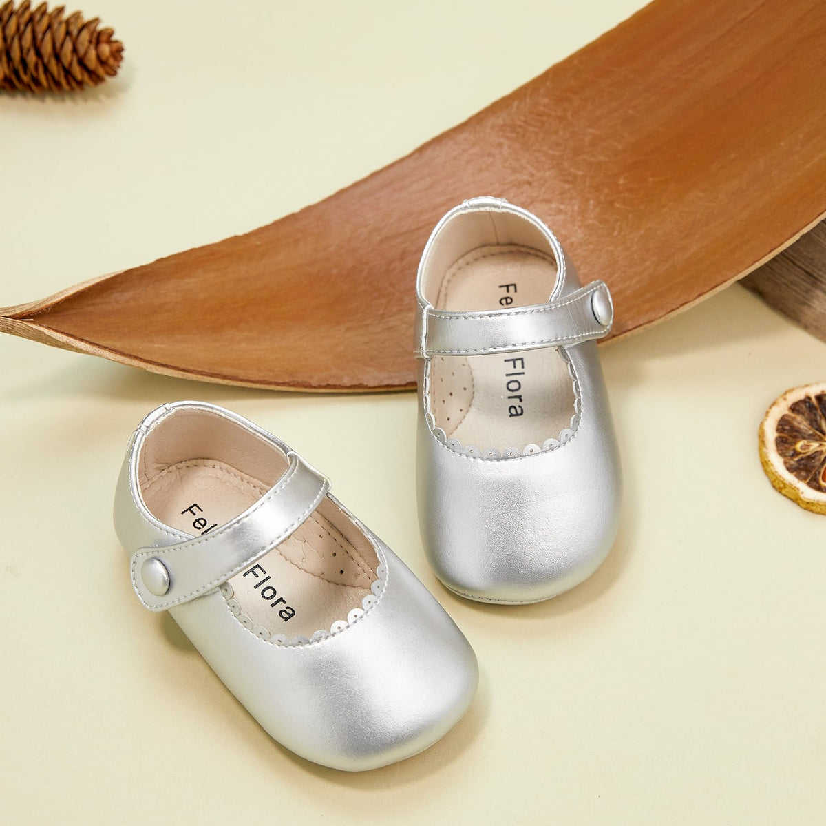 Zapatos de Vestir Antideslizantes de Suela Suave con Velcro para Bebé (Plateado) – Félix & Flora