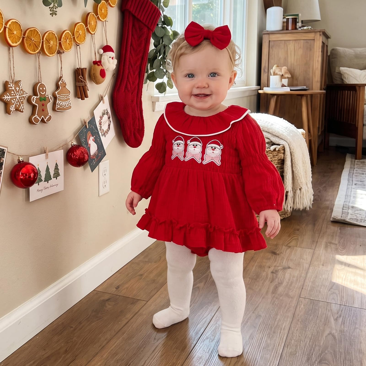 Santa Smocked Romper Rojo | Mameluco Vestido Rojo Bebé Niña — Cuello Muñeca + Mangas Abombadas + Papa Noel Bordado + Diadema