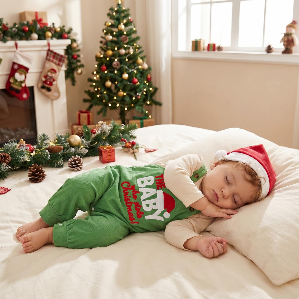 The Baby Who Stole Christmas | Conjunto 3 Piezas Bebé — Body Crema + Overol Verde + Gorro Papa Noel