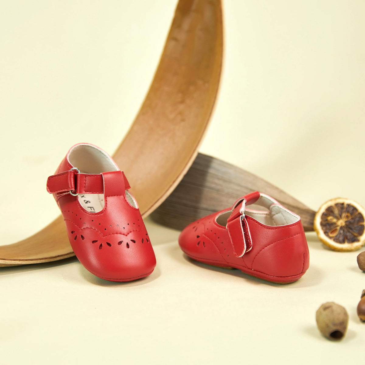 Zapatos de Vestir Estilo T-Strap Antideslizantes de Suela Suave para Bebé (Rojo) – Félix & Flora