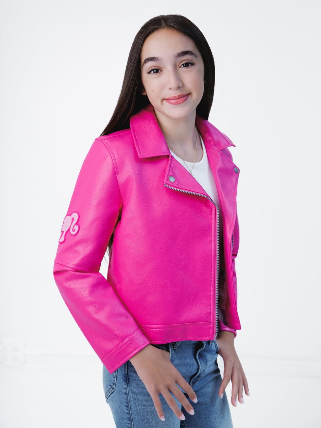 Chaqueta Moto Barbie Oficial | Cuero Sintético Iridiscente + Cremallera Asimétrica + Patrón “B” Grabado | Niña Fucsia (4-16T)