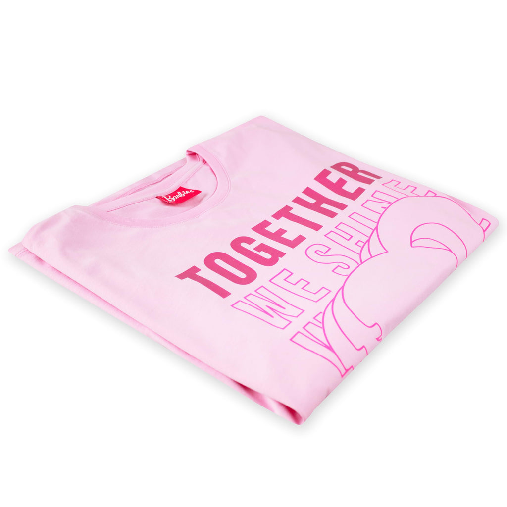 Barbie | Camiseta Nina Manga Corta | 100% Algodon | Grafico Together We Shine Silueta Barbie | Efecto Tipografico Repetido | Purpurina Rosa Brillante | Logo Barbie Fucsia | Rosa  (Solo 12T)
