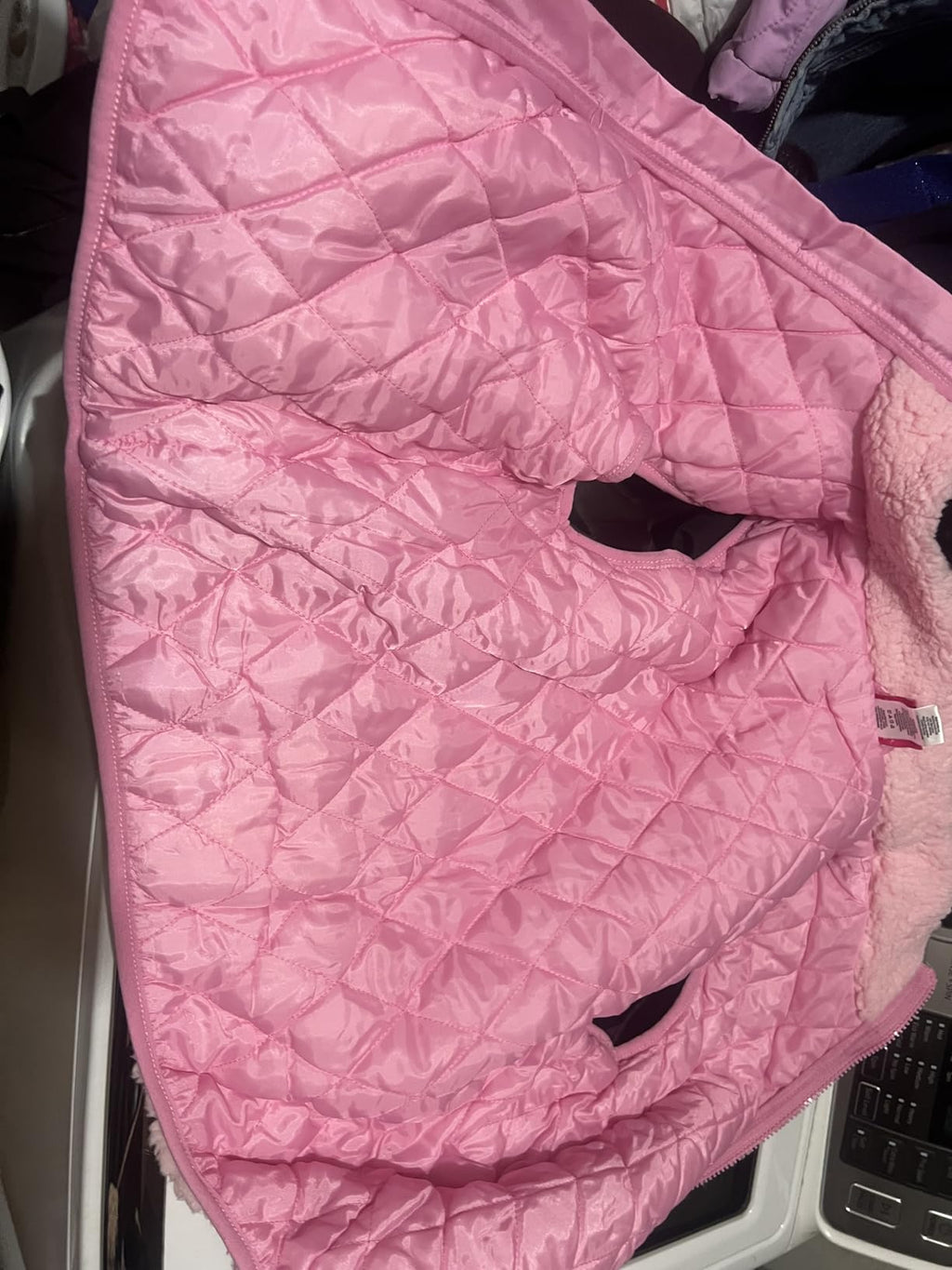 Chaleco Sherpa Barbie Oficial | Piel Oveja Sintética + Parches Felpilla “B” + Cuello Alto | Niña Rosa (5-16 Años)