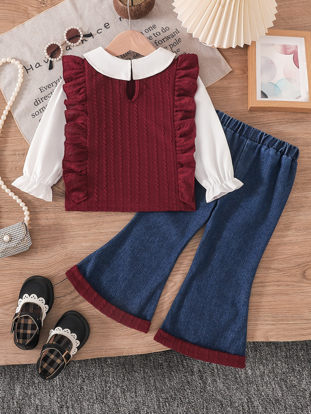 Conjunto de 2 Piezas para Niña: Camisa de Punto con Cuello y Volantes Rojos y Pantalón Largo Acampanado de Mezclilla (Estilo Invernal) (12M - 24M)