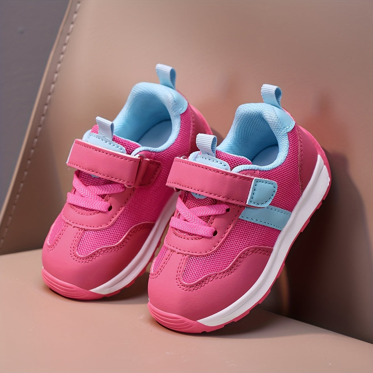 Zapatillas Deportivas de Malla Transpirable para Bebés y Niños Pequeños en Color Rosa y Azul Claro con Cierre de Contacto y Suela Antideslizante (Ideales para Primeros Pasos) (Talla 20 - 25)