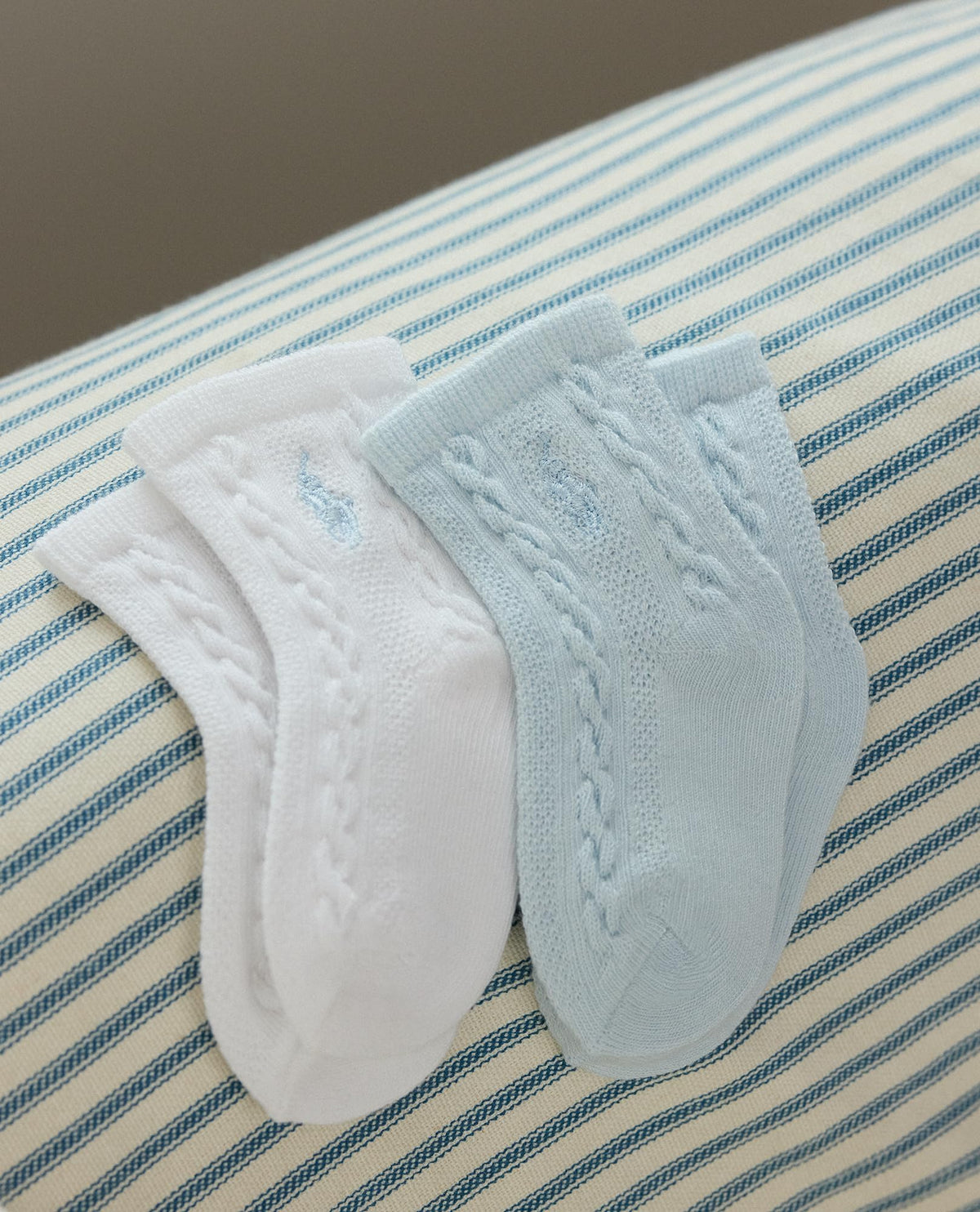 Polo Ralph Lauren | Calcetines Bebé Pack 3 Algodón Orgánico Textura Cable Azul Suave Blanco Agarres