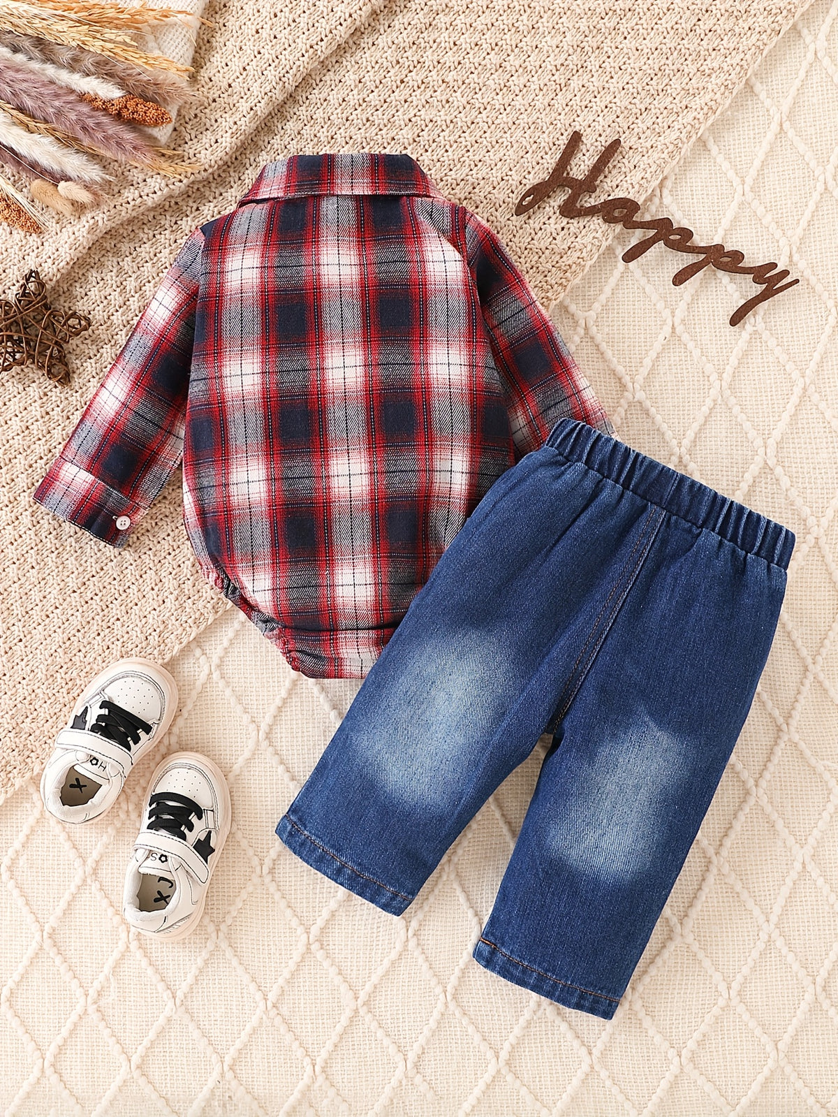 Conjunto Retro de 2 Piezas para Niño – Mameluco de Cuadros con Solapa y Pantalón de Mezclilla Desgastada (Otoño/Invierno) (3M - 24M)