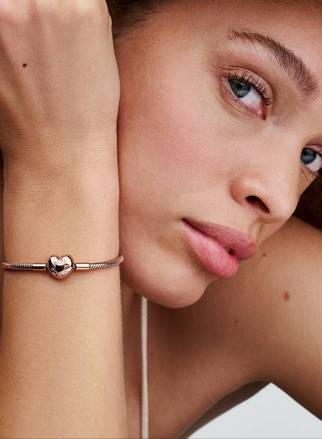 Pulsera Pandora Moments Cadena Serpiente Corazón Oro Rosa