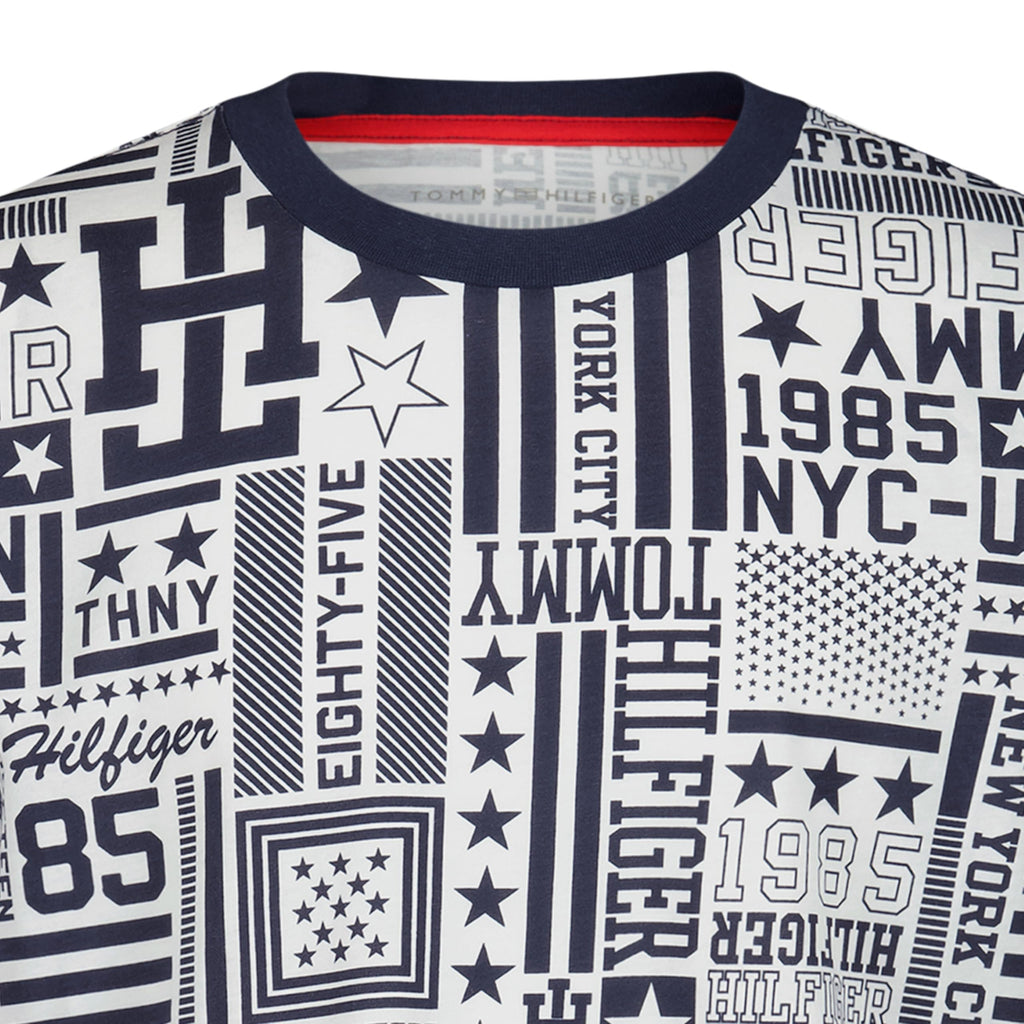 Tommy Hilfiger | Camiseta Niño Manga Corta Estampado NYC USA 1985 Patchwork All-Over 100% Algodón Azul Marino Blanco (8-16T)