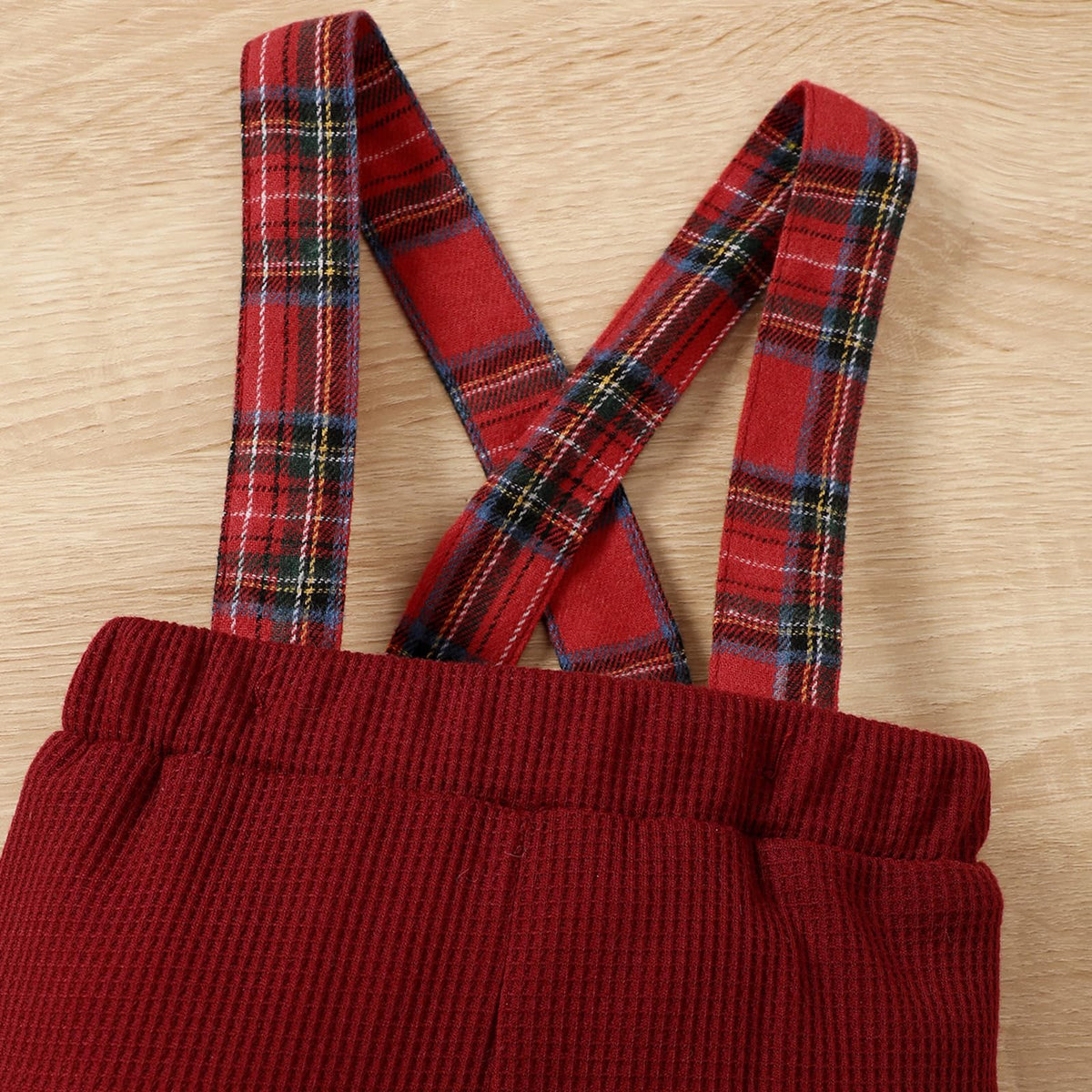 Little Gentleman | Conjunto Navideño Bebé Niño Mameluco Blanco + Pantalon Tirantes Cuadros + Gorro