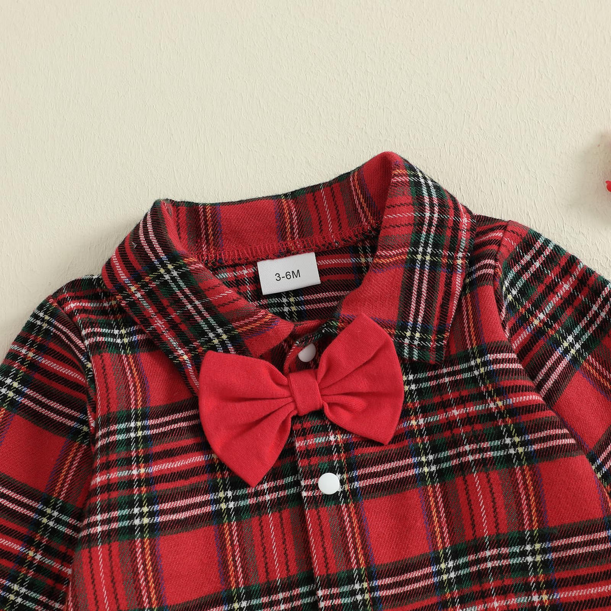 Plaid Gingerbread Boy Set | Conjunto 2 Piezas Bebé — Body Camisa Cuadros Rojo + Overol Pana Mostaza + Galleta de Jengibre