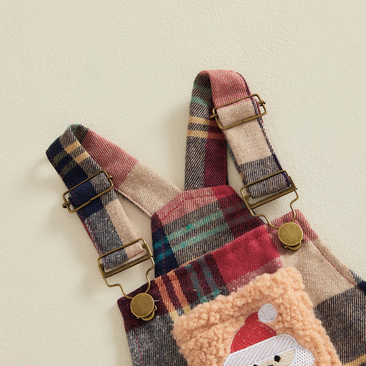 Santa Plaid Overol Navideño Niño | Peto Cuadros Rojo/Navy + Papa Noel Bordado + Tirantes Ajustables — Bebé y Niño