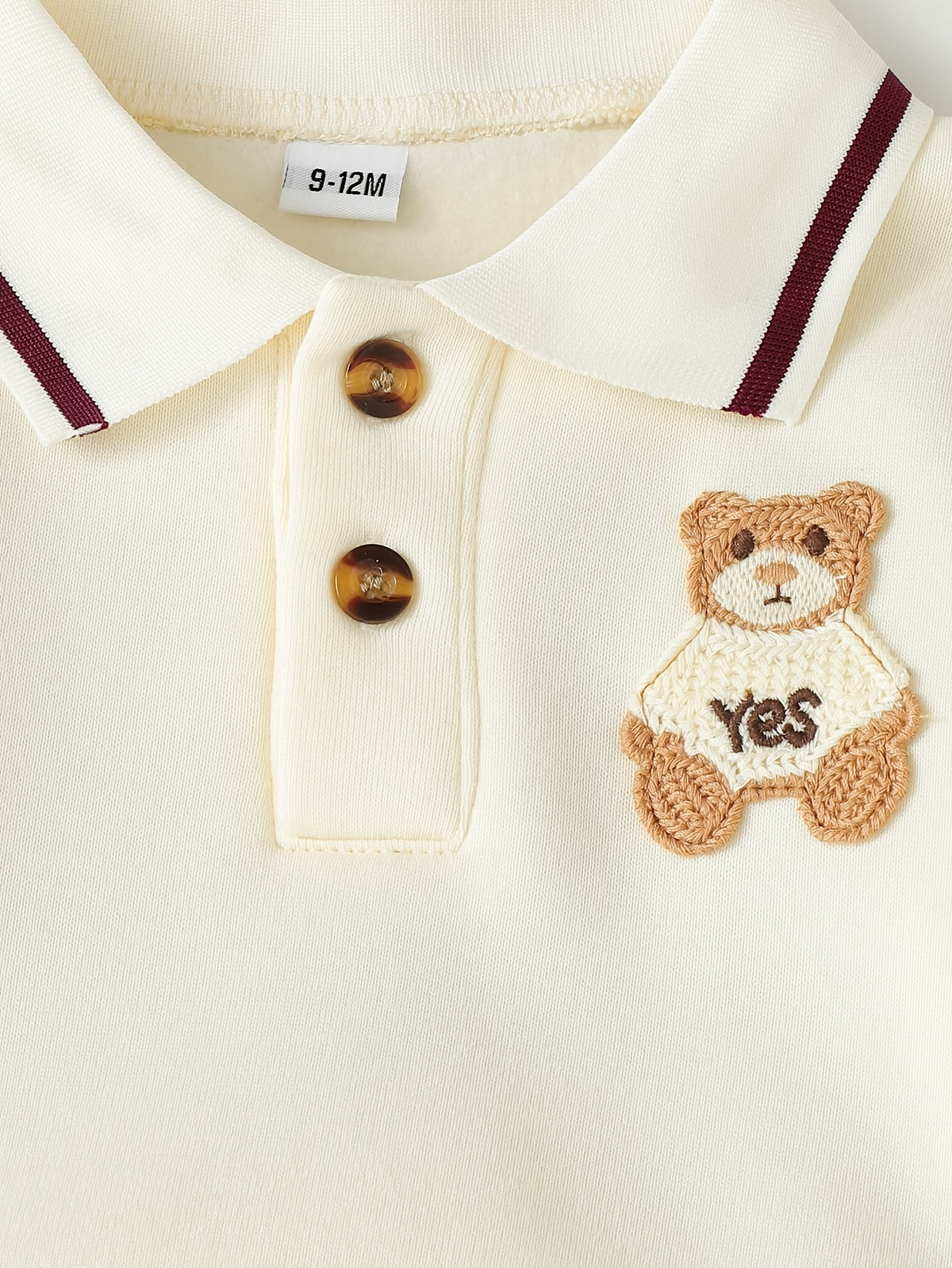 Conjunto de 2 Piezas "Preppy Bear" para Niño – Sudadera Polo Blanca con Parche de Oso y Pantalón de Pana Vino (Otoño/Invierno) (6M - 3Y)