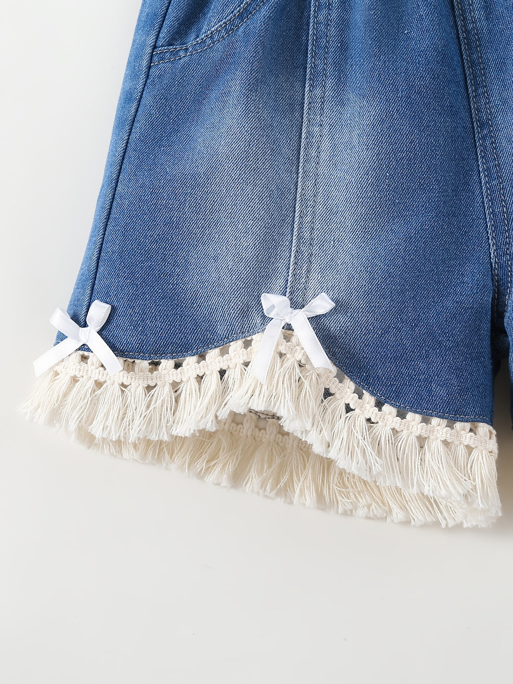 Shorts de Mezclilla Lavada para Niñas con Borlas y Lazos Decorativos (Estilo Casual y de Moda para Verano) (Talla 4Y y 5Y)
