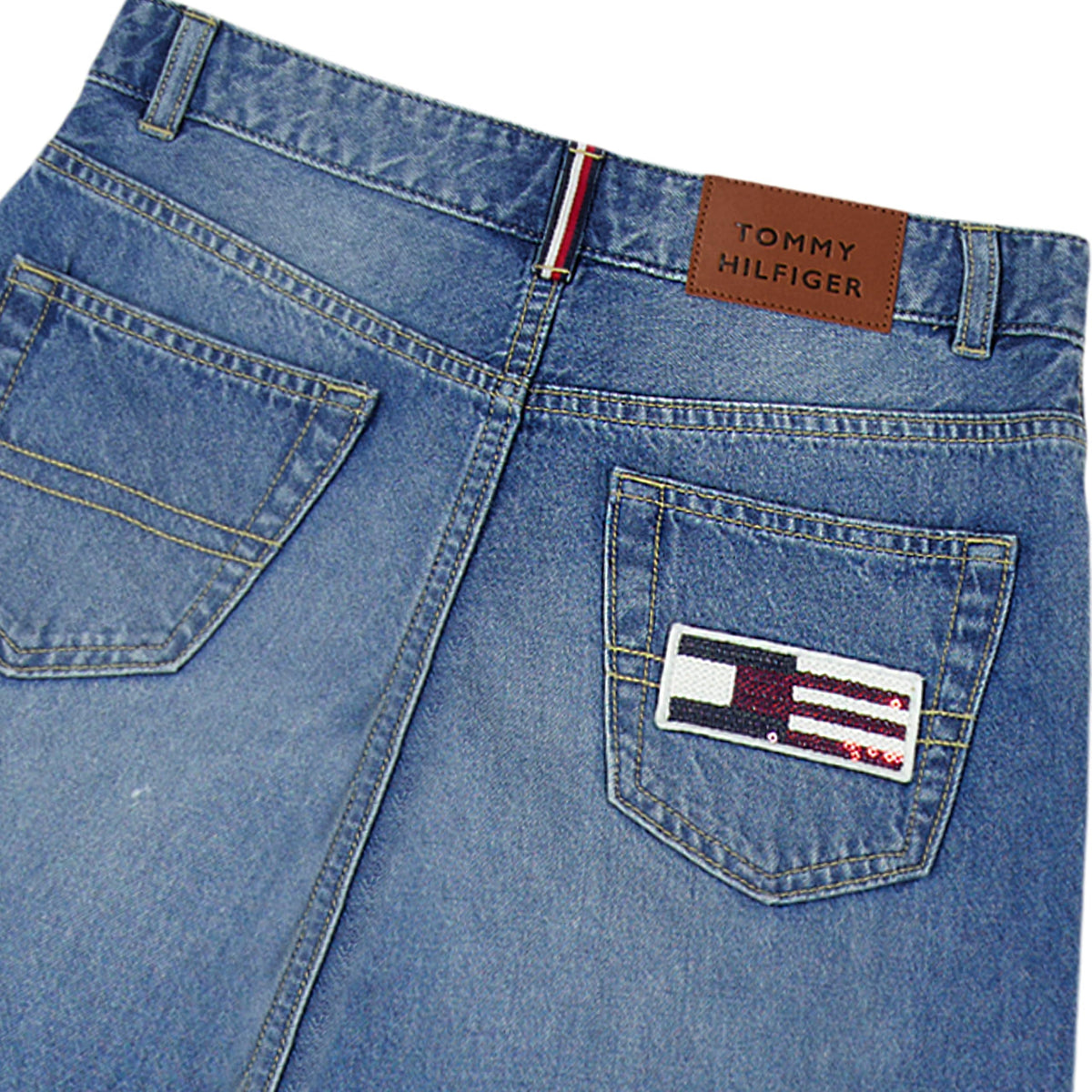 Jean Wide Leg Tiro Medio Tommy Hilfiger | Lavado Dekalb + Bandera Lentejuelas + Parche Cuero TH | Niña (7T - 16T)