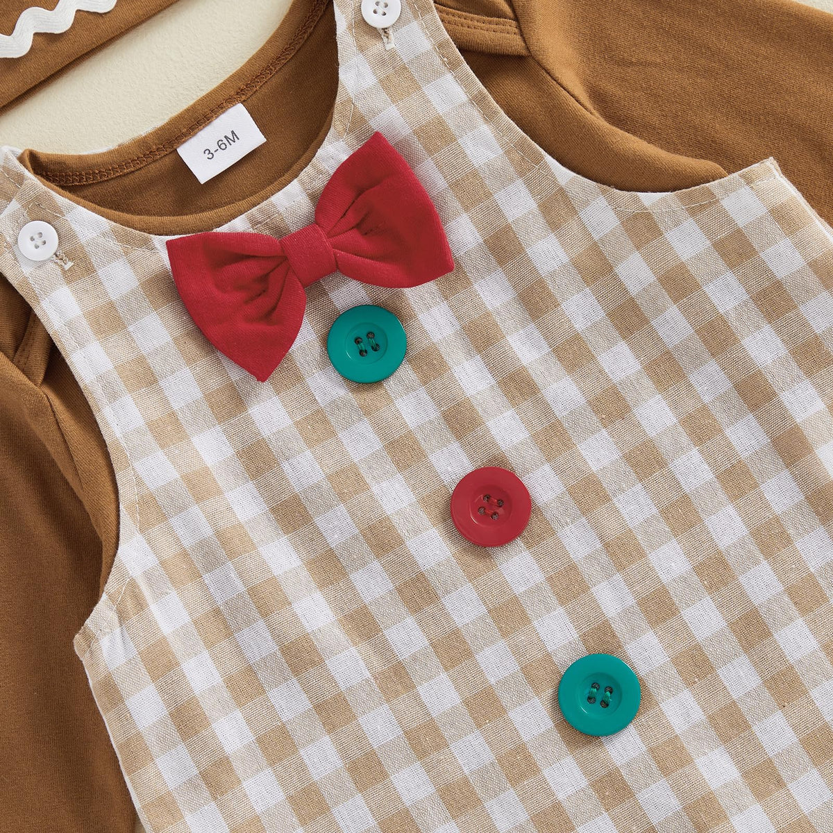 Gingerbread Boy Newborn Set | Conjunto 3 Piezas Bebé — Body Café + Overol Cuadros Beige + Gorro Nudo