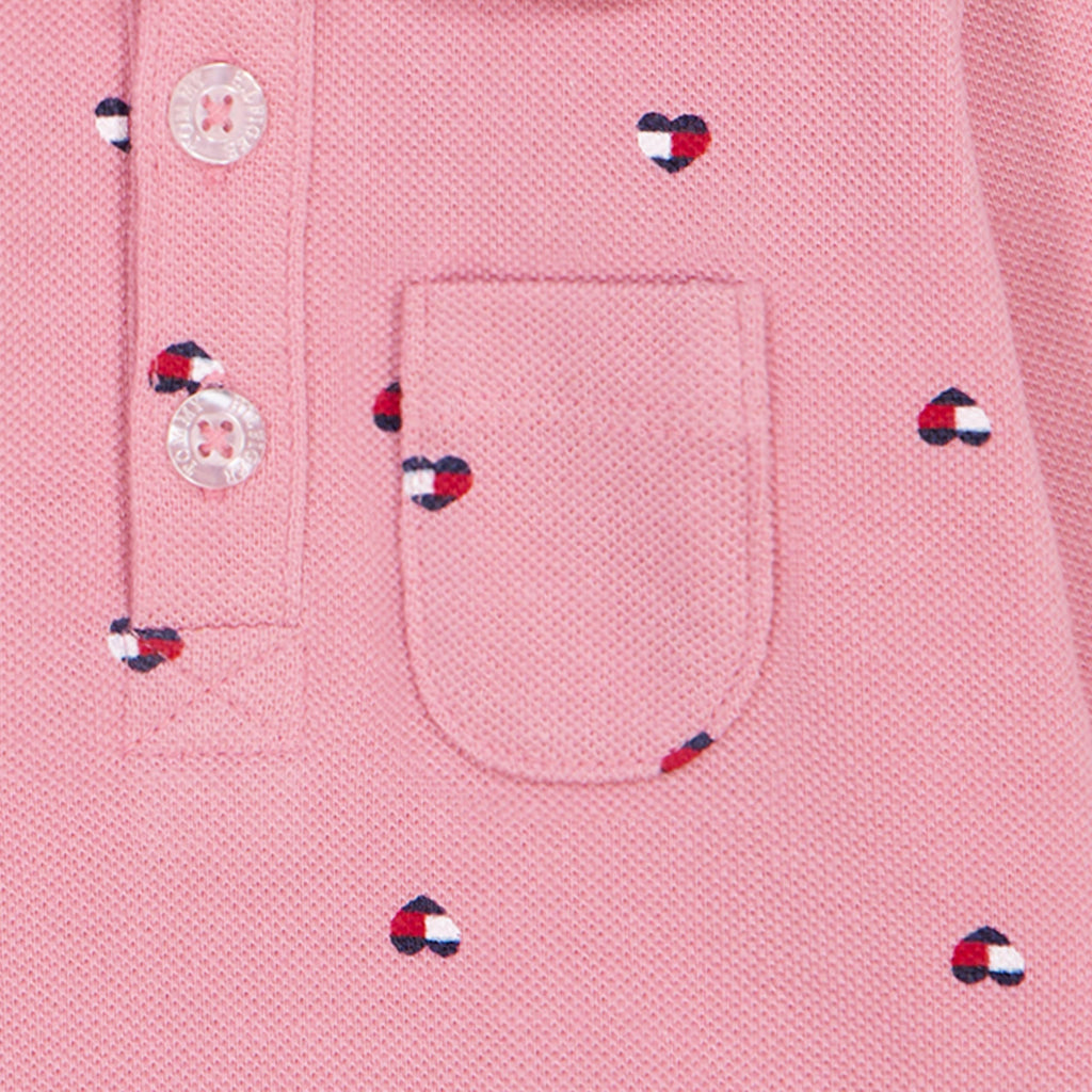 Vestido + Bloomer Tommy Hilfiger | Corazones Allover Rosa | Cuello Peter Pan | Niña/Bebé | 2 Piezas