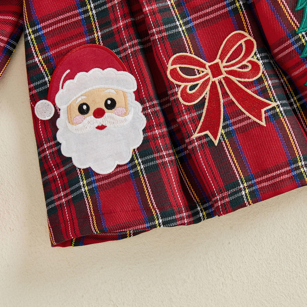 Santa Girl | Vestido Navideño Niña Cuadros Rojo + Cuello Verde + Bordado Papa Noel Arbolito