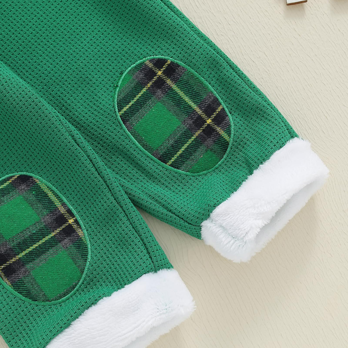 Little Gentleman Verde | Conjunto Navideño Bebé Niño Mameluco Blanco + Pantalon Tirantes Cuadros + Gorro