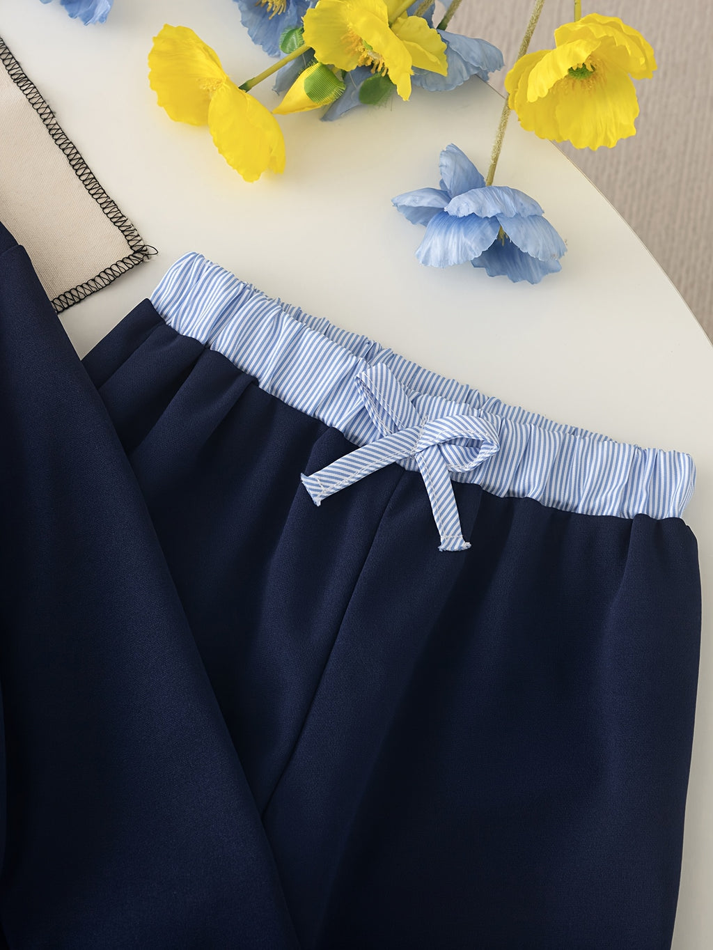 Conjunto de 2 Piezas para Niña: Camiseta Azul Marino de Manga Larga con Cuello Polo y Parche de Corazón con Pantalón Recto a Juego (5 - 7Y)