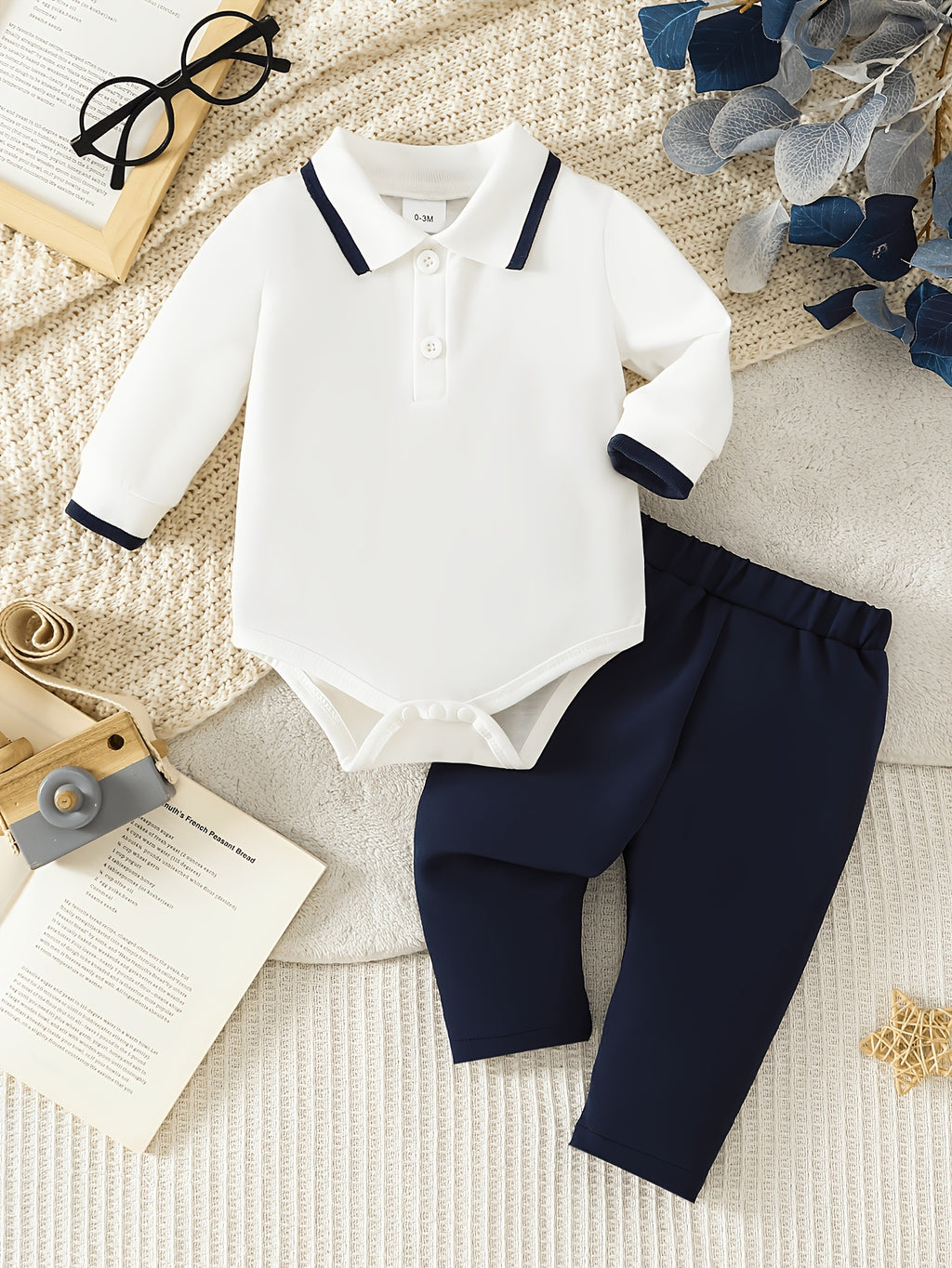 Conjunto de 2 Piezas para Bebé Niño con Pelele de Manga Larga Tipo Polo y Pantalón Largo en Color Blanco y Azul Marino (Traje Formal y Casual de Otoño/Invierno) (0M - 12M)