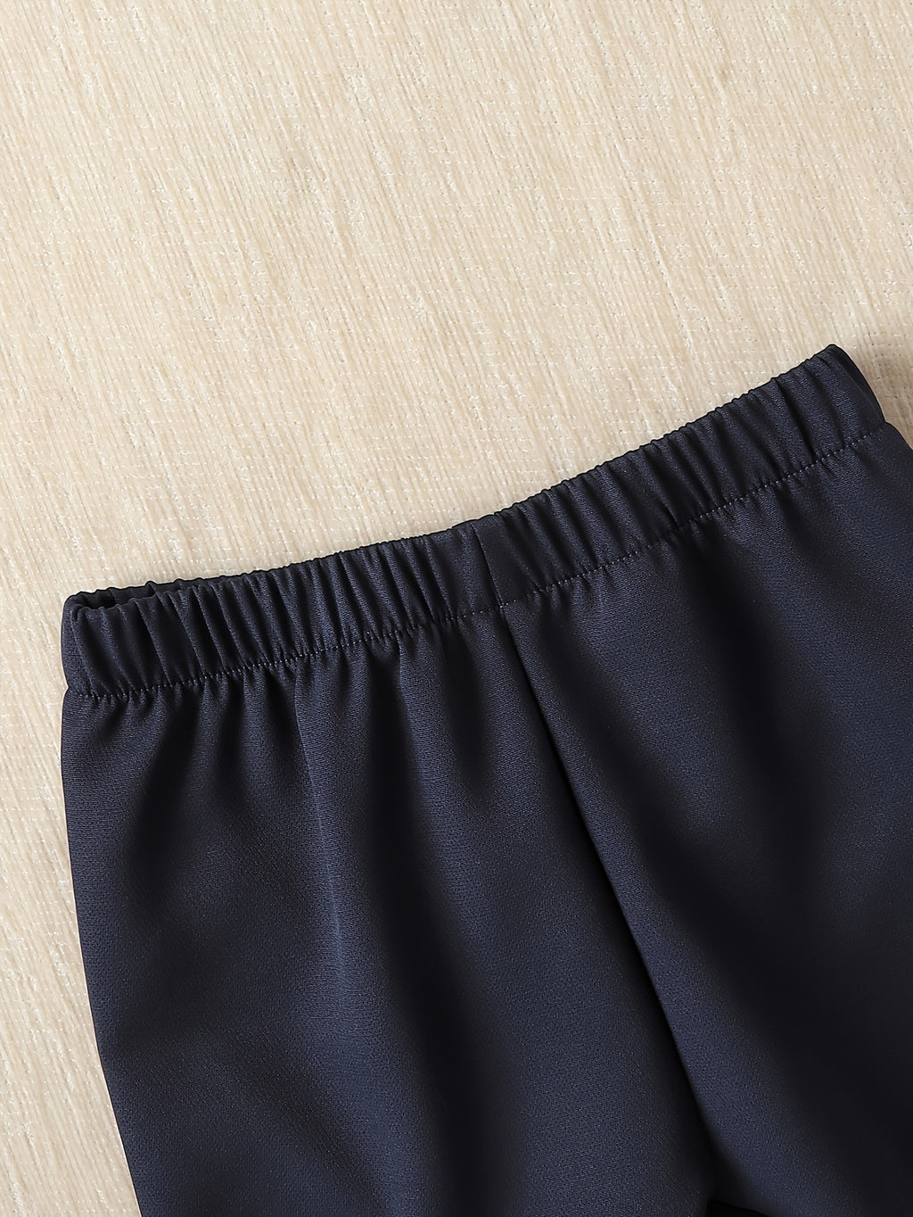 Conjunto Formal de 2 Piezas "Little Gentleman" para Bebé – Pañalero de Manga Larga a Rayas con Pajarita y Pantalón Azul Marino (Todas las Temporadas) (0M - 12M)