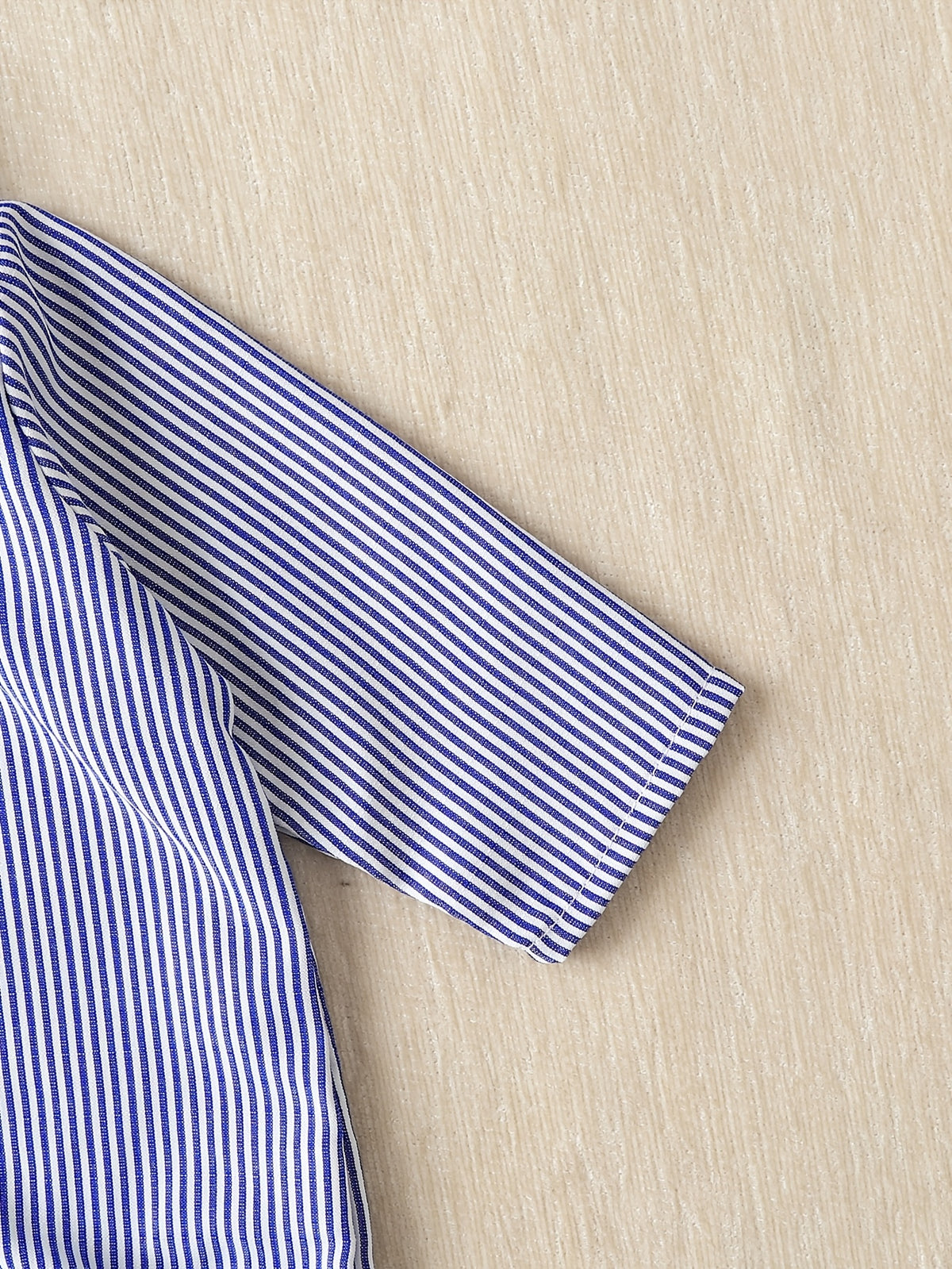 Conjunto Formal de 2 Piezas "Little Gentleman" para Bebé – Pañalero de Manga Larga a Rayas con Pajarita y Pantalón Azul Marino (Todas las Temporadas) (0M - 12M)