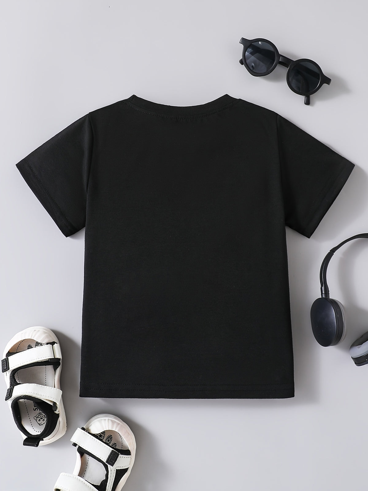 Conjunto Navideño de 2 Piezas para Niña: Blusa Negra de Manga Corta con Estampado de Astas y Falda Estilo Pastel Roja con Volantes (1T - 8T)