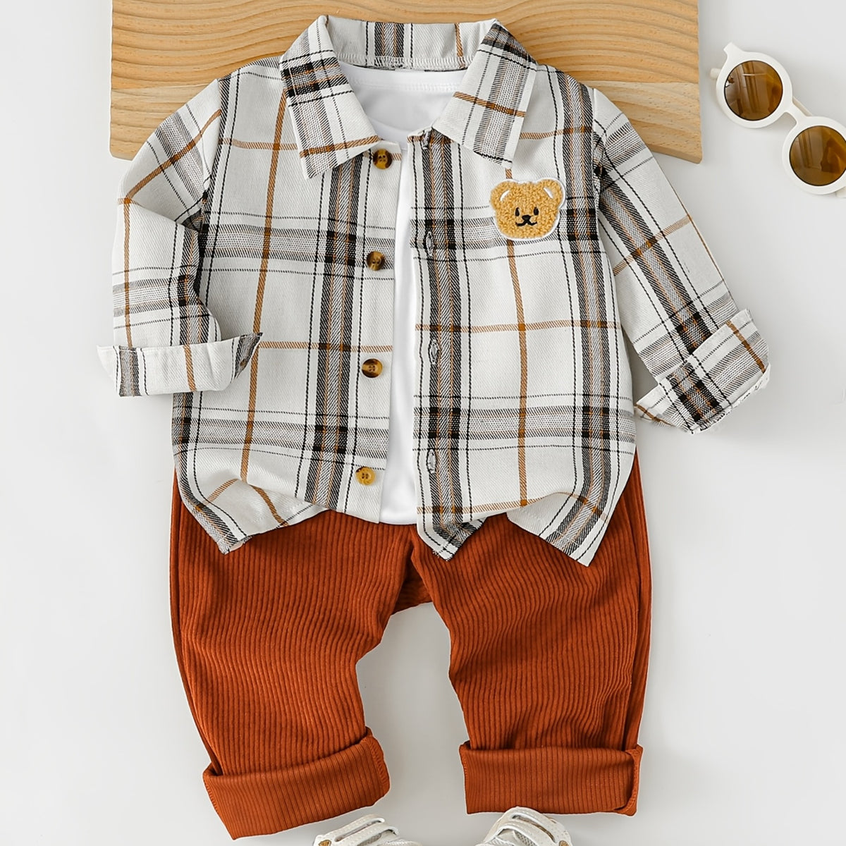 Conjunto de 2 Piezas para Bebé con Camisa de Cuadros, Parche de Oso y Pantalón de Pana (Atuendo Casual, Estilo Preppy de Otoño/Primavera) (6M - 12M)