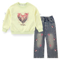 Conjunto 2 Piezas para Niña: Sudadera Amarilla Corazón Mariposas con Strass y Lazos 3D y Jeans con Mariposas y Lazos Bordados