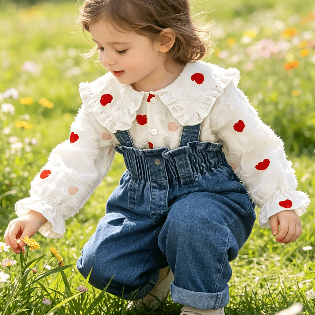 Conjunto de 2 Piezas para Niña: Blusa Blanca de Manga Larga con Estampado de Corazones y Cuello con Volantes con Overol de Mezclilla (9M - 4Y)