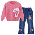 Conjunto 2 Piezas para Niña: Suéter con Conejito 3D y Jean Acampanado con Lazos y Perlas