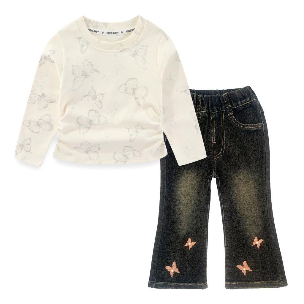 Conjunto 2 Piezas para Niña: Camiseta Crema con Mariposas Plateadas Allover y Jeans Campana con Mariposas Bordadas
