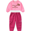 Conjunto 3 Piezas para Niña: Crop Top “Lovely Girls” con Lazo 3D, Camiseta Blanca y Pantalon Cargo Fucsia
