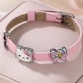 Pulsera Estilo Correa de Cuero Sintético Sanrio Hello Kitty con Dijes Decorativos (Diseño Kawaii y Ajustable)